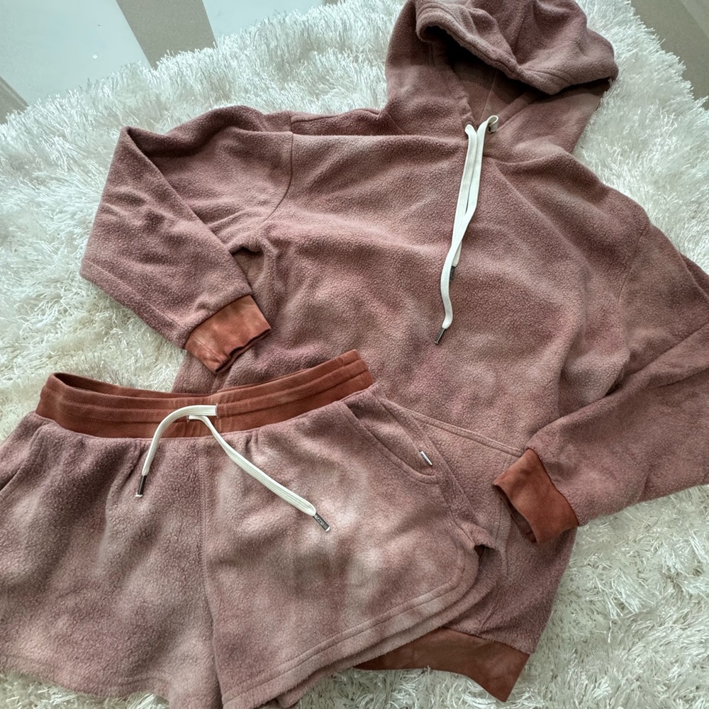 FEAT Blanketblend Hoodie and Shorts Set